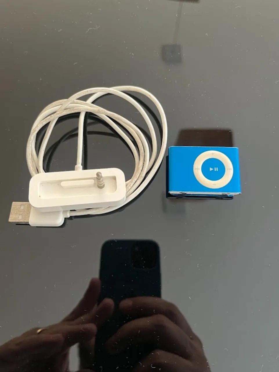 iPod shuffle 2GB 新品未開封 PKMJ2LL/A スペースグレイ iPod Shuffle Apple 2GB