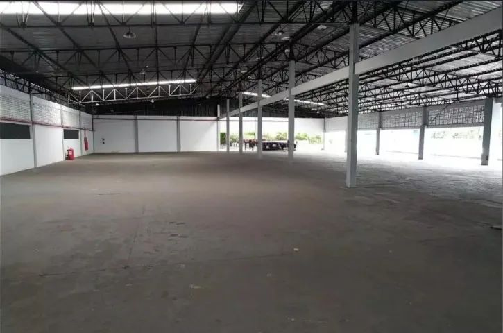 Excelente Galpão Industrial 2.700m² c/ Docas e Terreno 4.300m² / AVCB e Habit-se - Foto 2