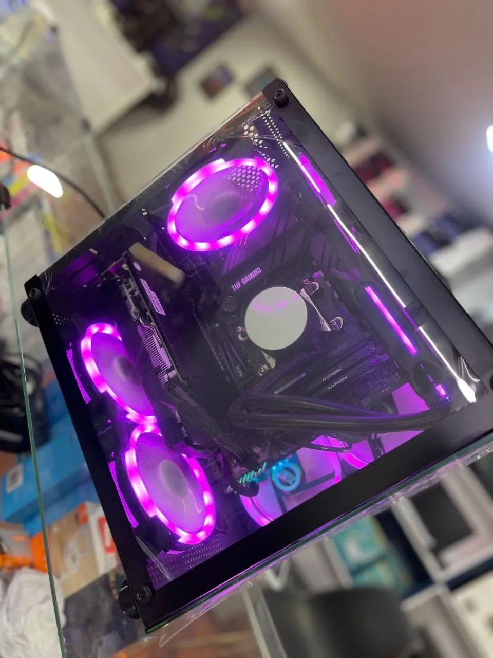 PC Gamer Poderoso com Gabinete Aquário e Desempenho Excepciona