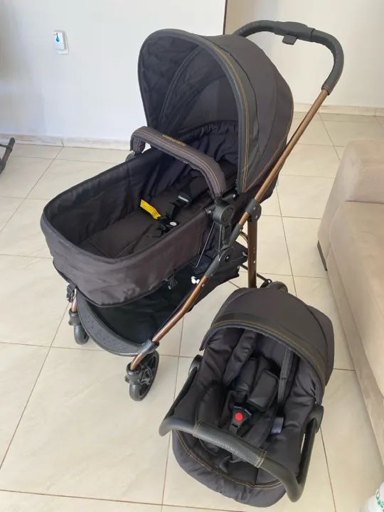 Carrinho de bebê Moisés e bebê conforto 