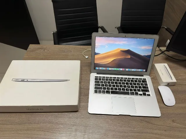 MacBook Air 13 - 2015- com Magic Mouse