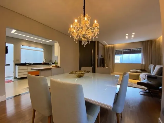 Linda casa no Plano Diretor Sul