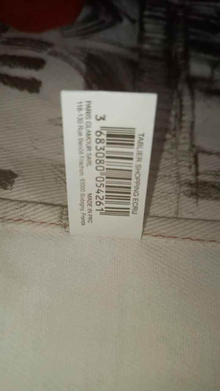 Avental 100% algodao,com estampa de elementos icones de paris,ajuste no pescoço,sem uso. - Foto 4
