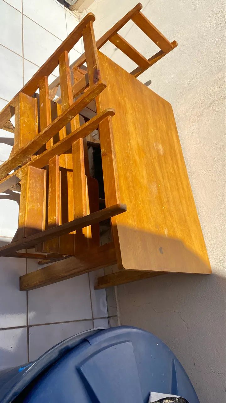 Table with 3 chairs?64209948015747123