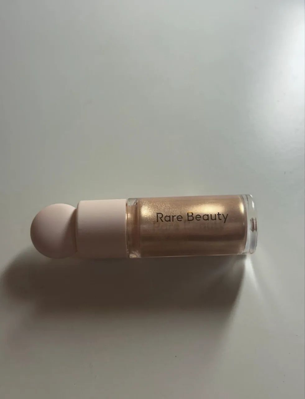 Mini iluminador Rare beauty 