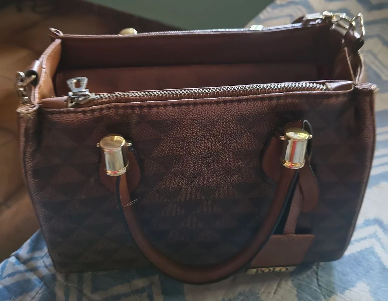Vendo bolsa média com fichicler e alça  - Foto 2