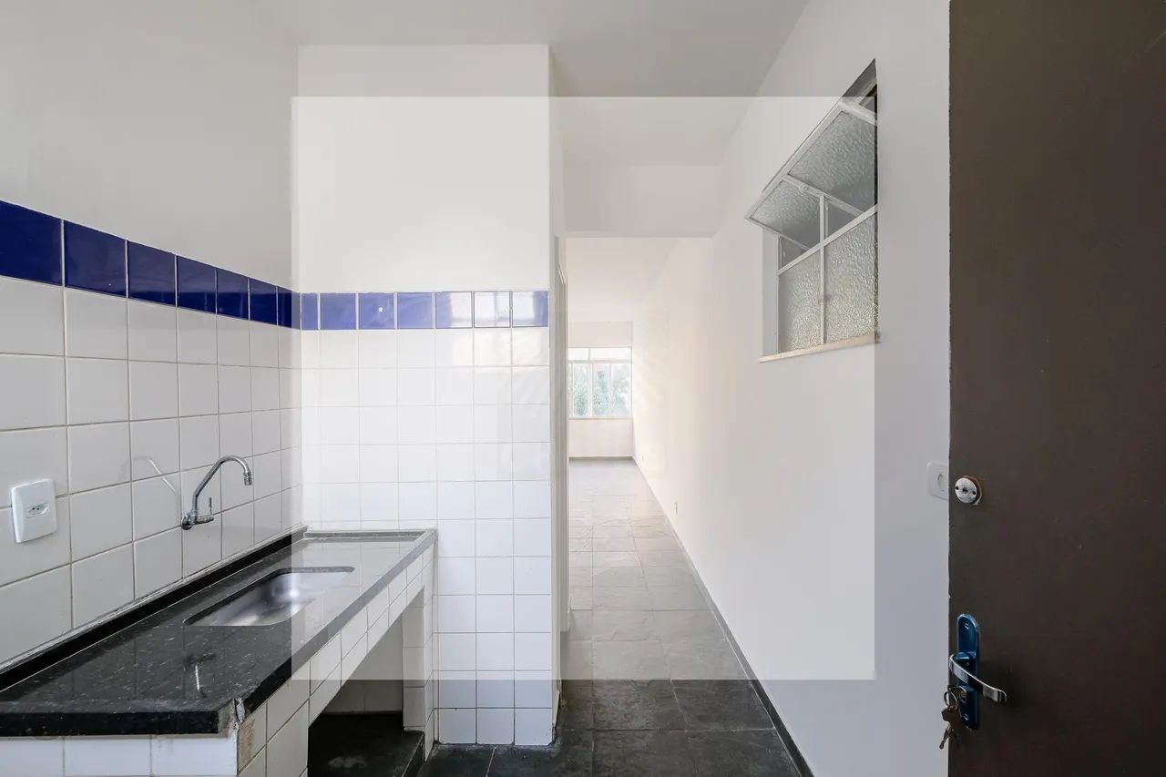 Apartamento para Locação  Rua Dr. Albuquerque Lins  46 m²