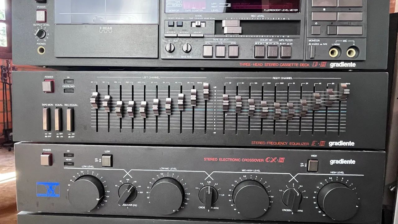 Gradiente esotech (tuner, crossover, amplificador A1, tape deck D2, equalizador) - Foto 2