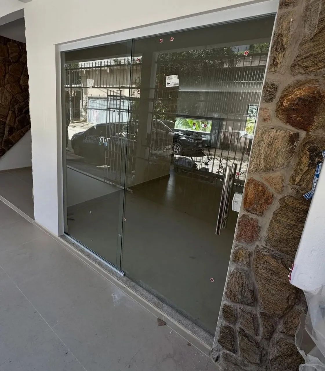 PORTA EM VIDRO TEMPERADO 