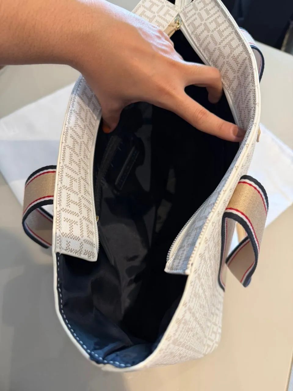 Bolsa Tommy Hilfiger original  - Foto 3