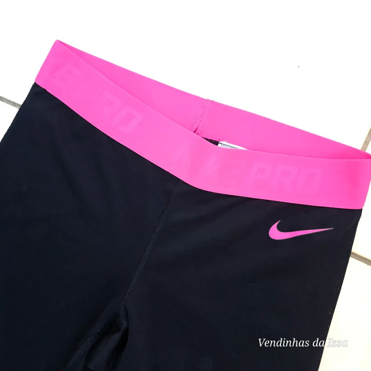 Calça Legging Feminina Capri (3/4) Nike - Linha Nike Pro Dri-FIT - Foto 2