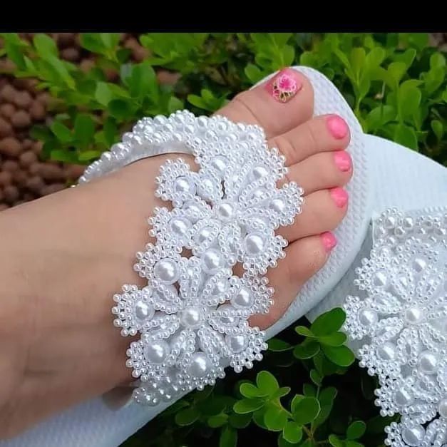 Havaianas decorada com pérolas - Foto 4