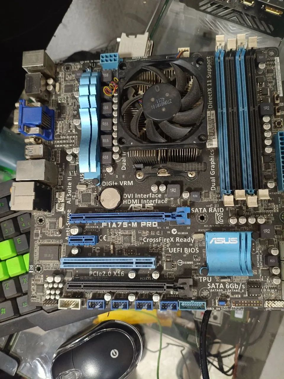Placa mãe Asus F1A75-M PRO + A8
