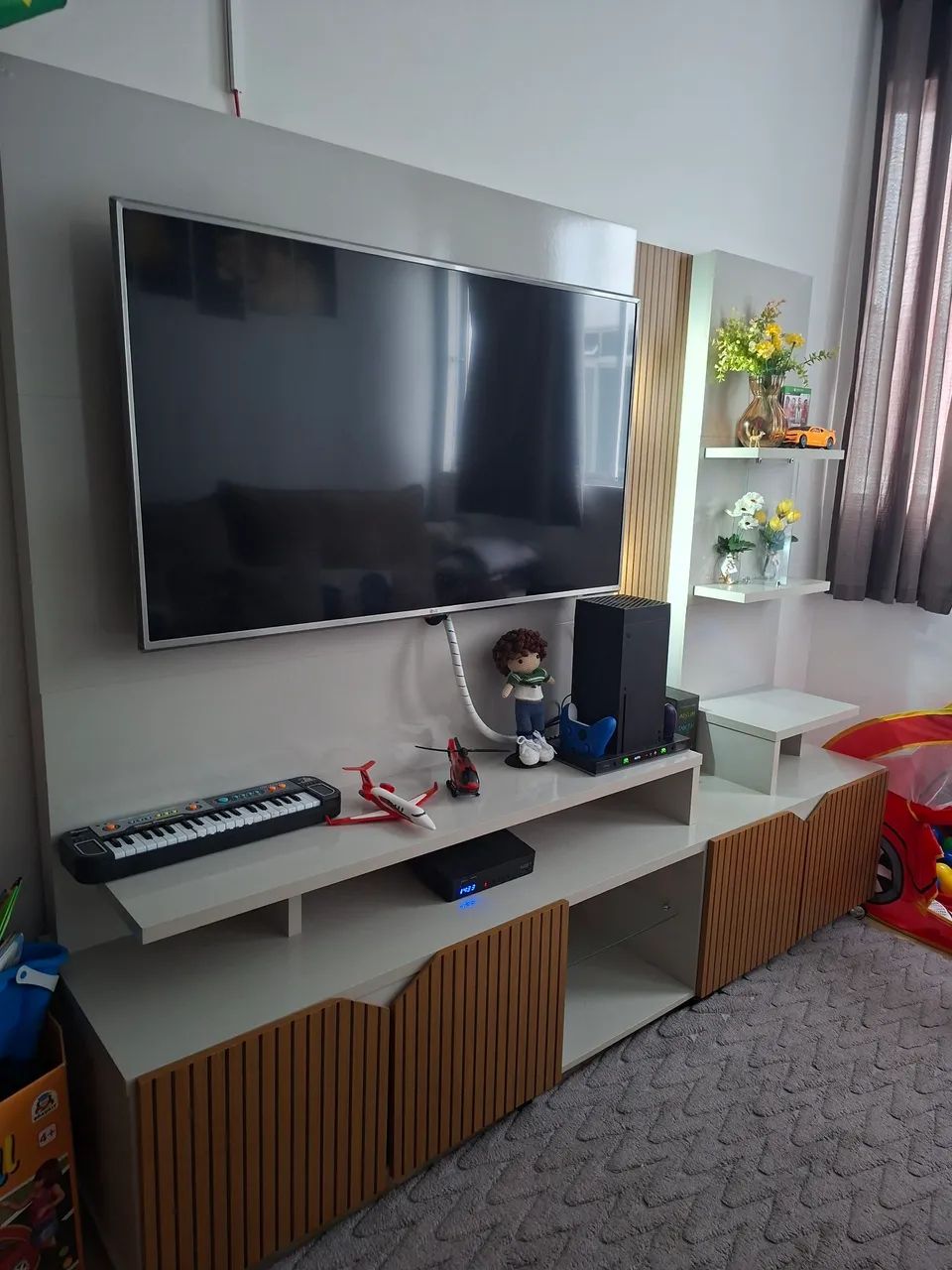 Vendo Estante Home Teather 210m Off White, com led e suporta tv ate 55 polegadas, 870,00 - Foto 3