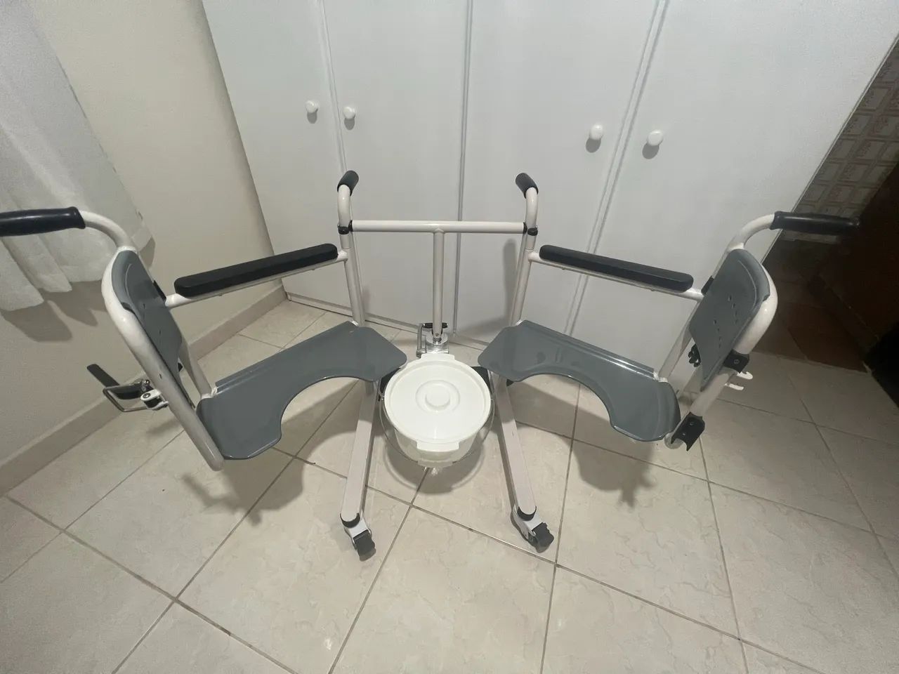 Cadeira de Transferência/ Banho - Acamado - Foto 4