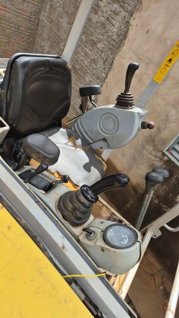 Mini Carregadeira Wacker Neuson - 28z3 - 2014 - Foto 3