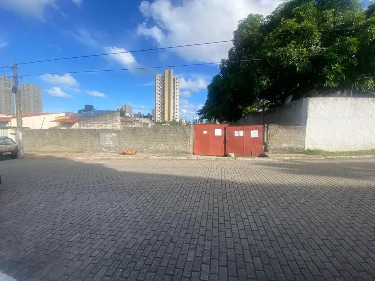 Ótimo terreno com acesso a duas ruas pavimentadas (saneado) - Foto 4