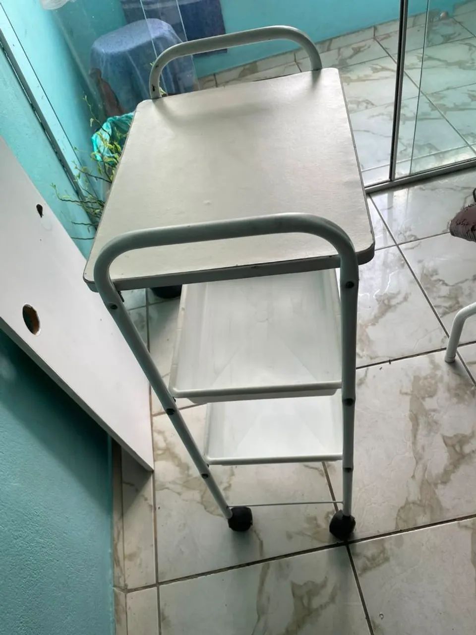 Mesinha de procedimentos estético  - Foto 4