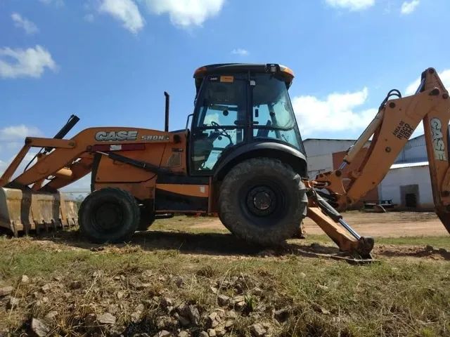 Retroescavadeira Case 580n 4x4 2015