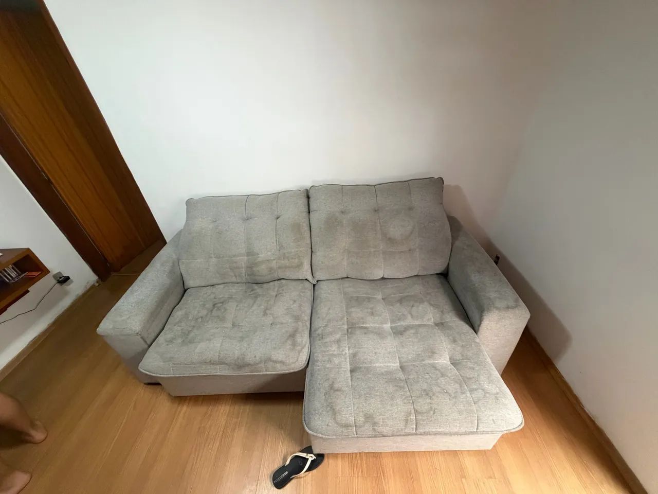 Sofá 3 Lugares Confortável (Precisa de Lavagem) - Foto 2