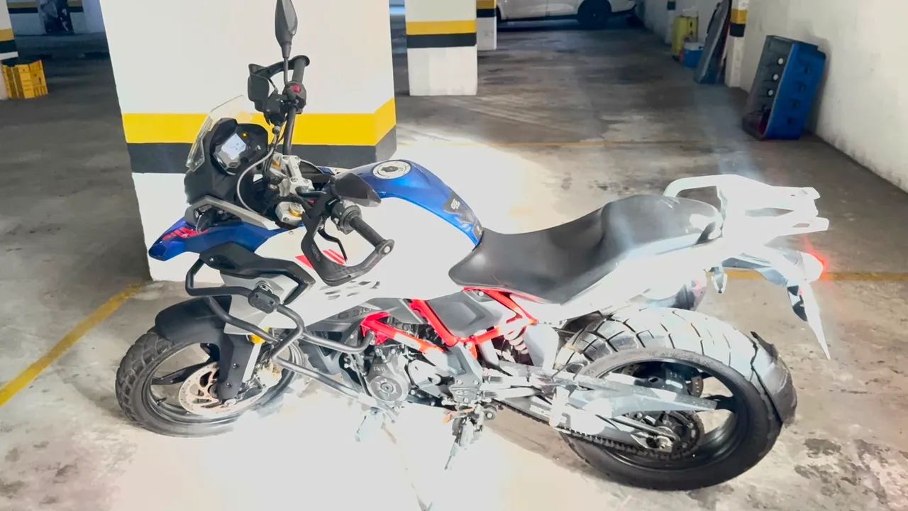 VENDO ESSA BMW?