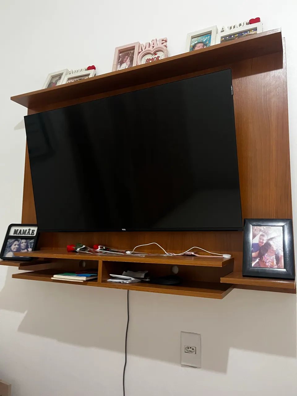 Tv TCL 43. + painel mdf