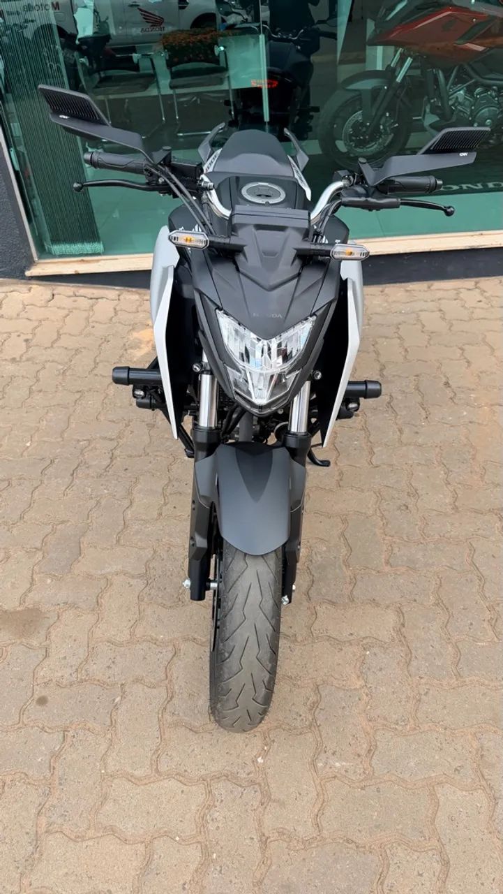 CB 300 praticamente zero - Foto 2