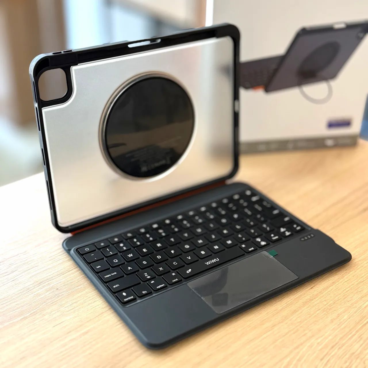 IPAD 10 E 11 CAPA MAGNÉTICA COM TECLADO E TRACKPAD