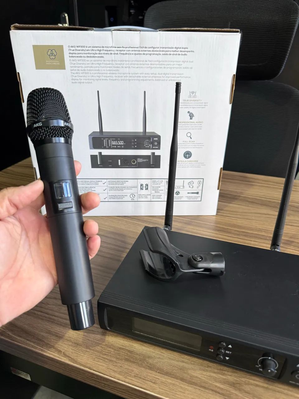 Microfone Sem Fio AKG WMS300 + Bastão LX - Completo (Excelente Estado)