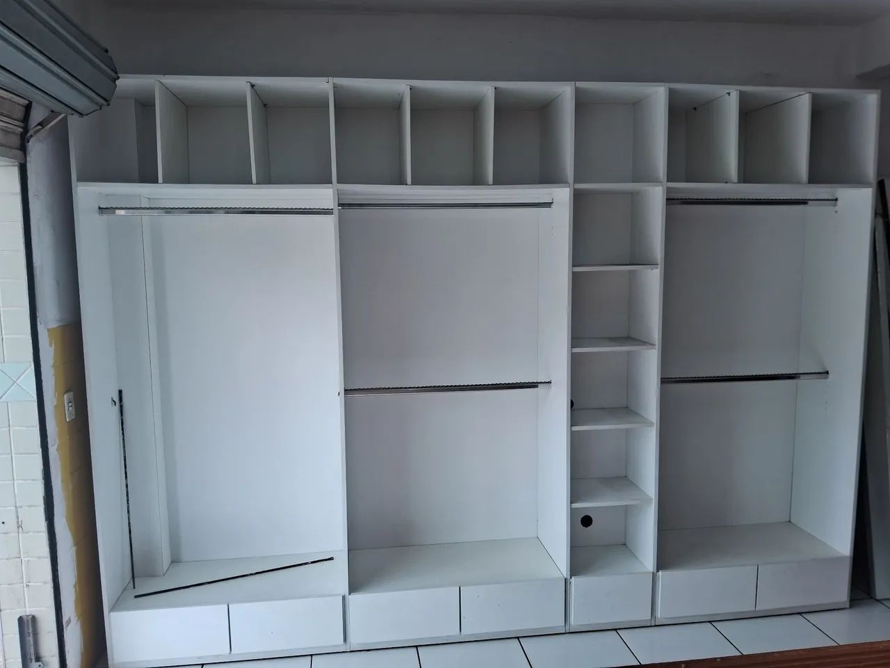 Expositor de roupas para loja