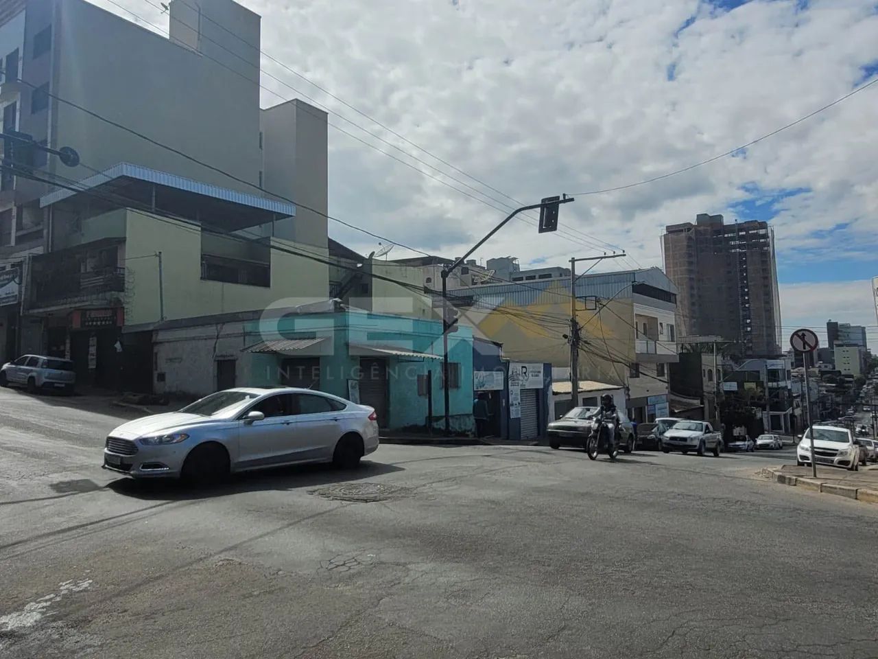 Lote de esquina à venda no Centro - Foto 6