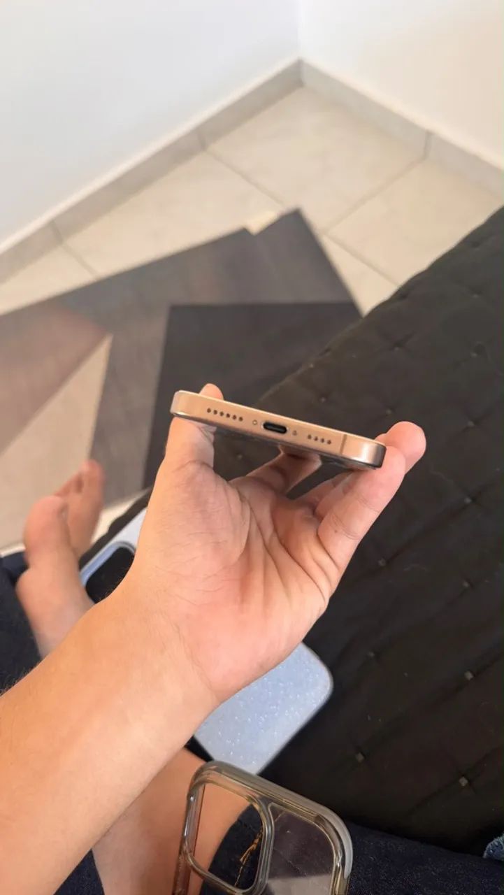 IPHONE 16 pro max - Foto 3