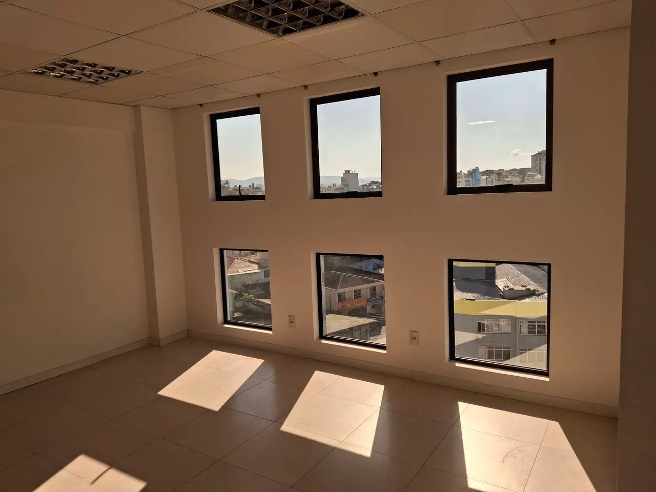 Sala Comercial 230mil s/gar 270mil com - Foto 2