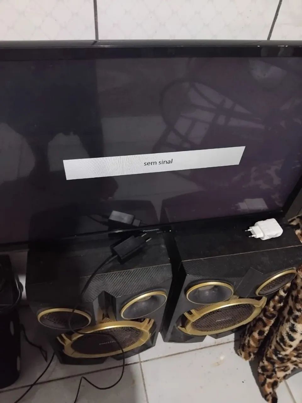 Vende-se está TV Panasonic, não é smar.
