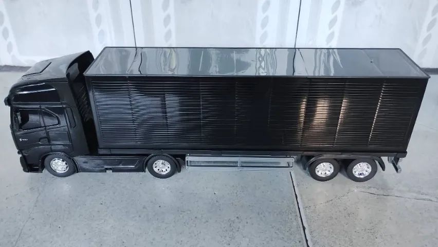  Caminhão Iveco preto - Foto 2