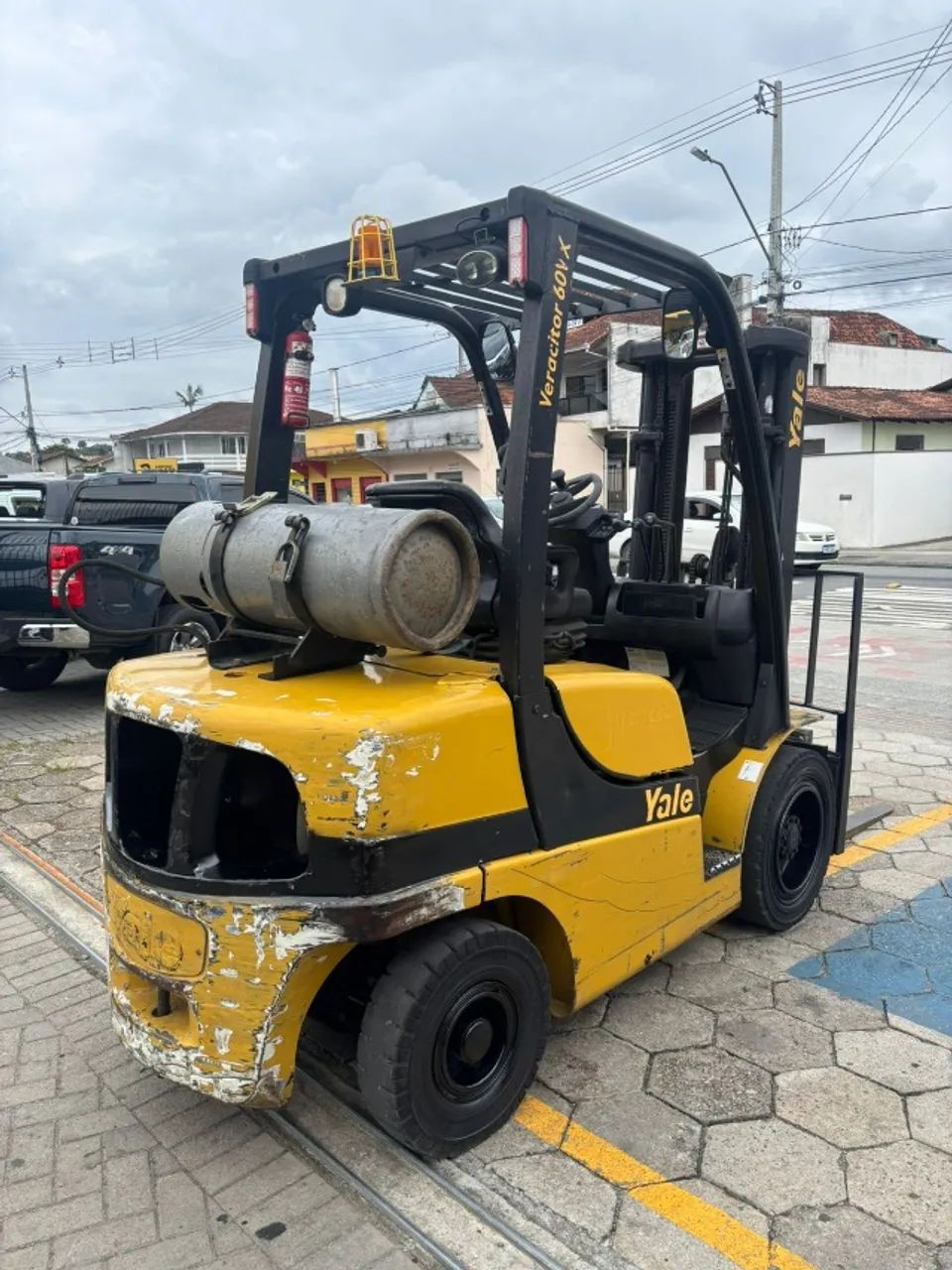 Empilhadeira GLP Yale 60vx - Foto 4