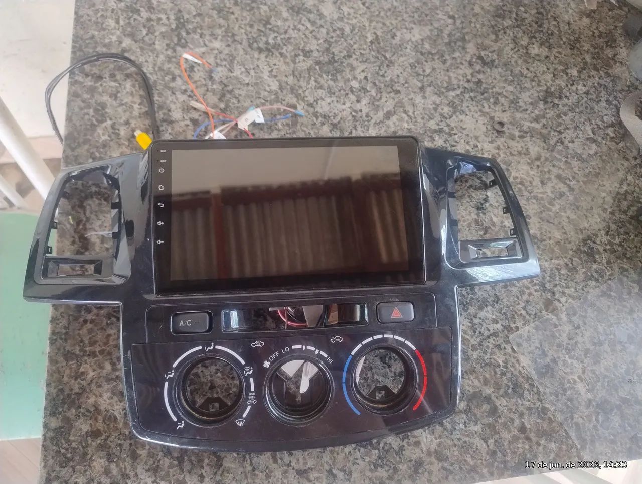 Multimídia Hilux com moldura  - Foto 5