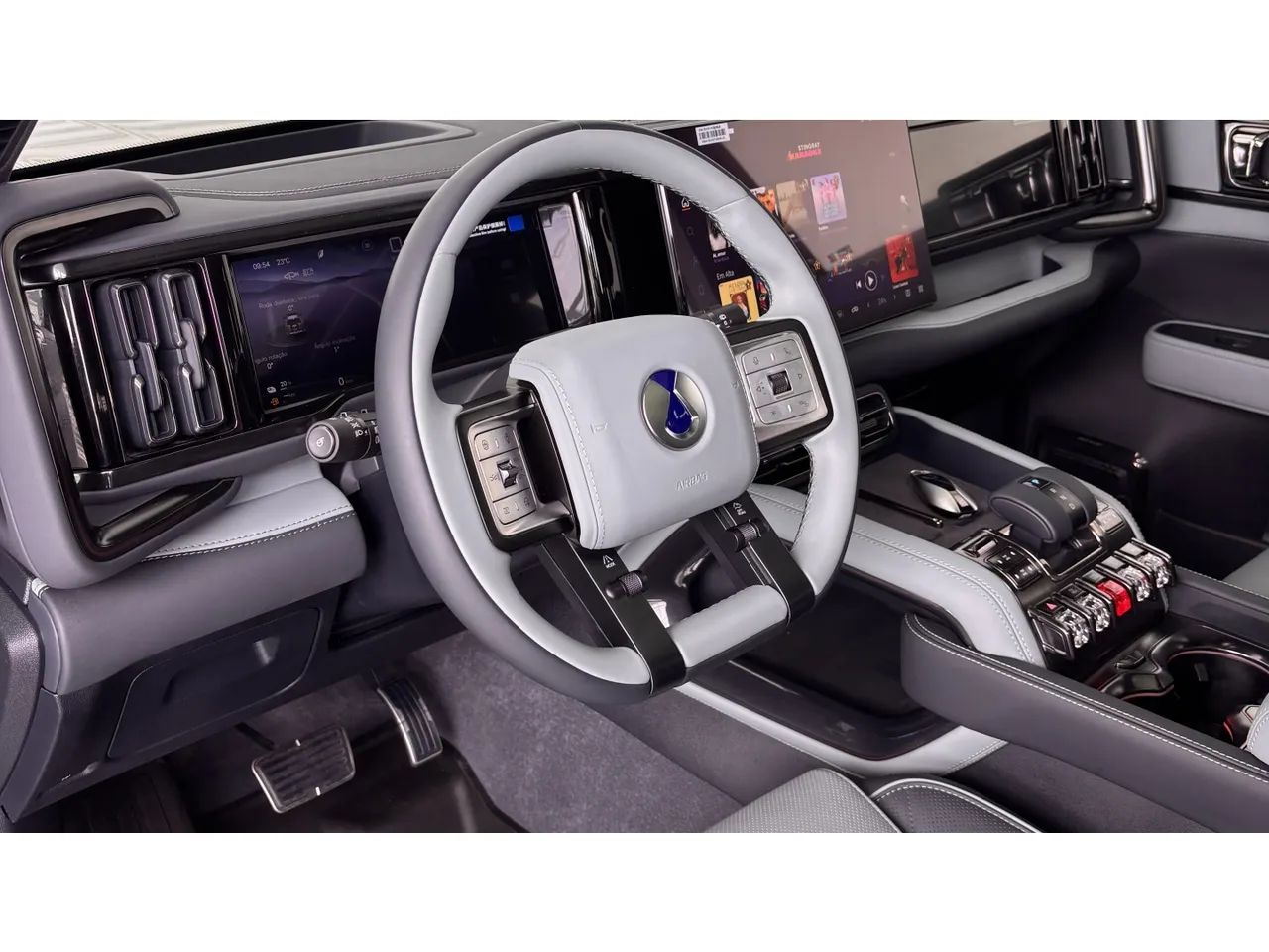 Denza B5 SUV híbrido plug-in, foto 11 de 15