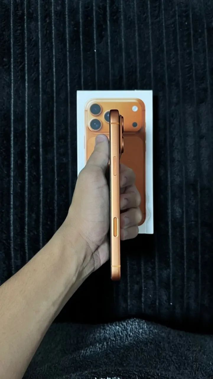 iPhone 17 Pro Max 256 GB - Laranja - Foto 2