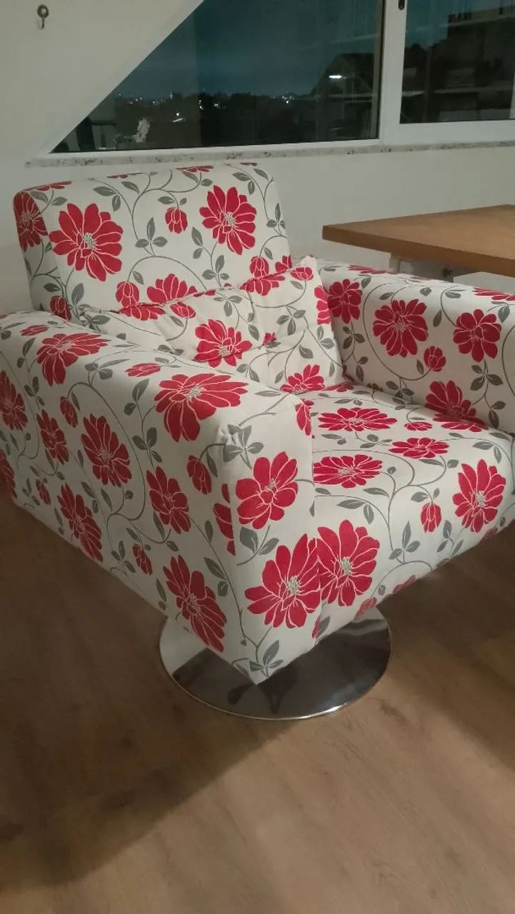 Poltrona giratória florida elegante