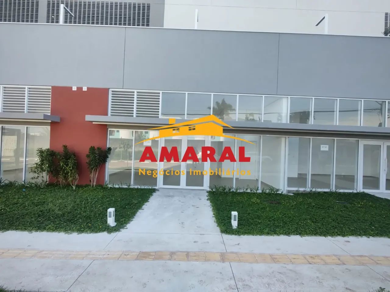 Salão Comercial Moderno de 43 m² Novo, Excelente localização Suzano S/P - Foto 3