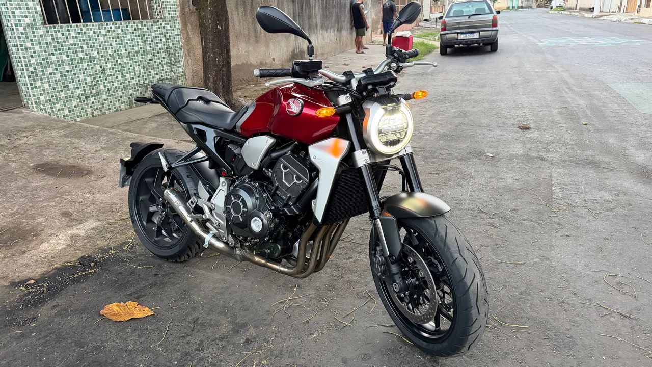 CB 1000r