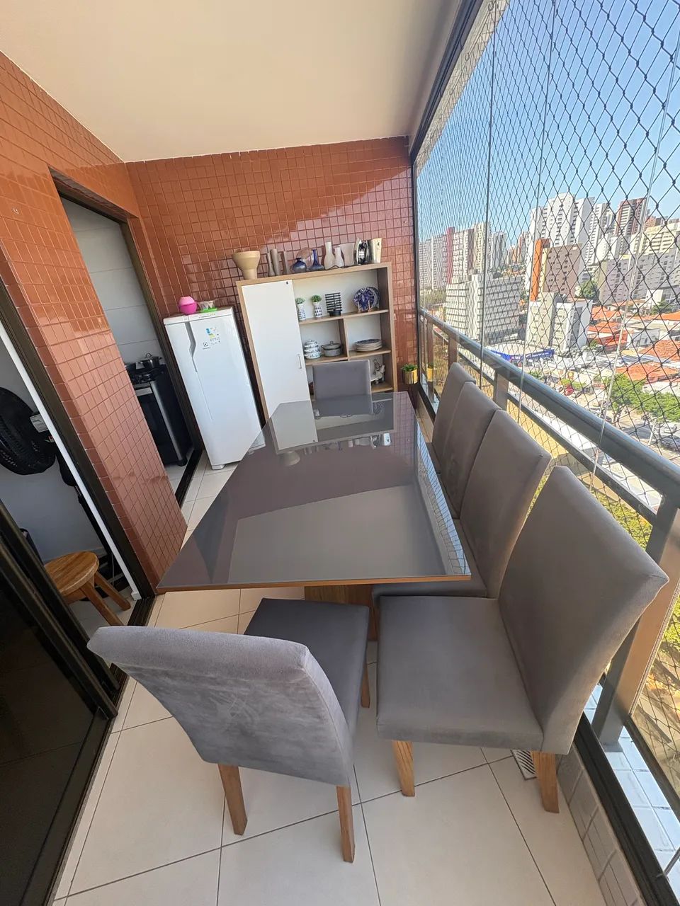 Mesa disponível para venda - Foto 3