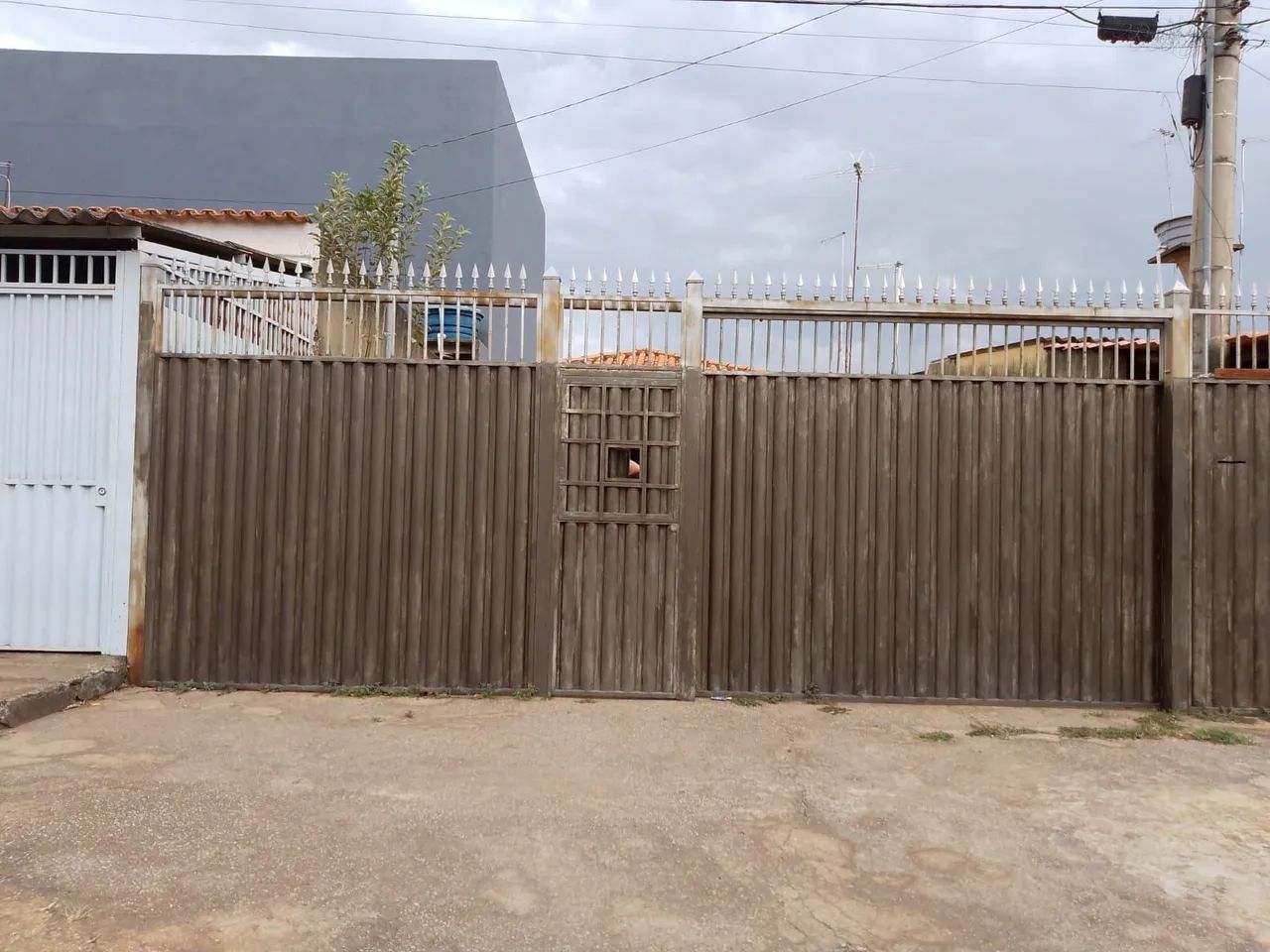 CASA A VENDA - 510 RECANTO DAS EMAS