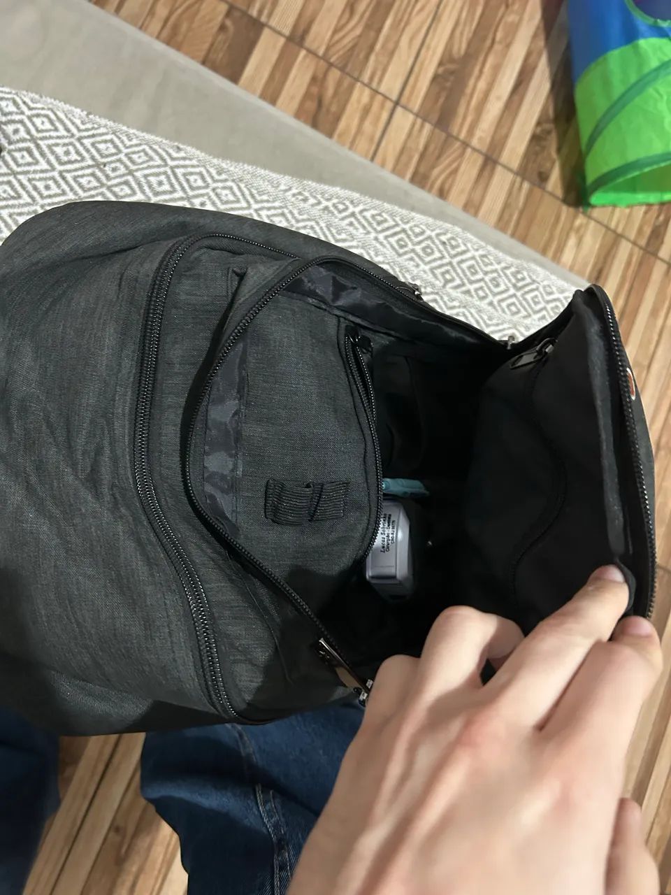 Mochila baggagio preta com varios compartimentos  - Foto 3