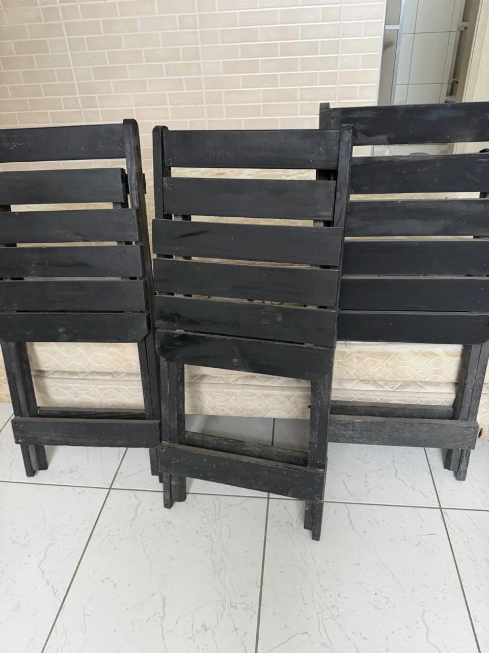Mesa + cadeira de madeira  - Foto 2