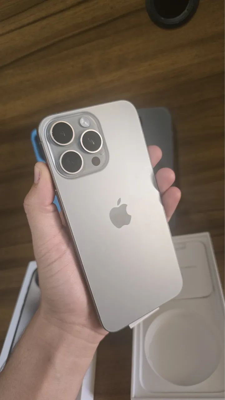 iPhone 15 pro Max 256gb - Celulares e Smartphones - Cambará, Boa