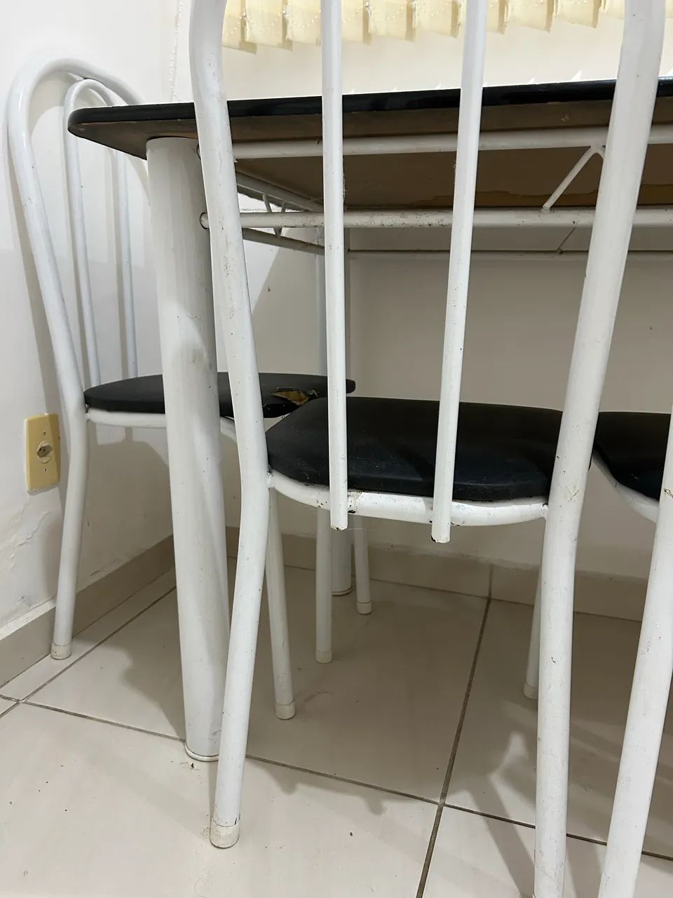 Mesa com 4 cadeiras  - Foto 4