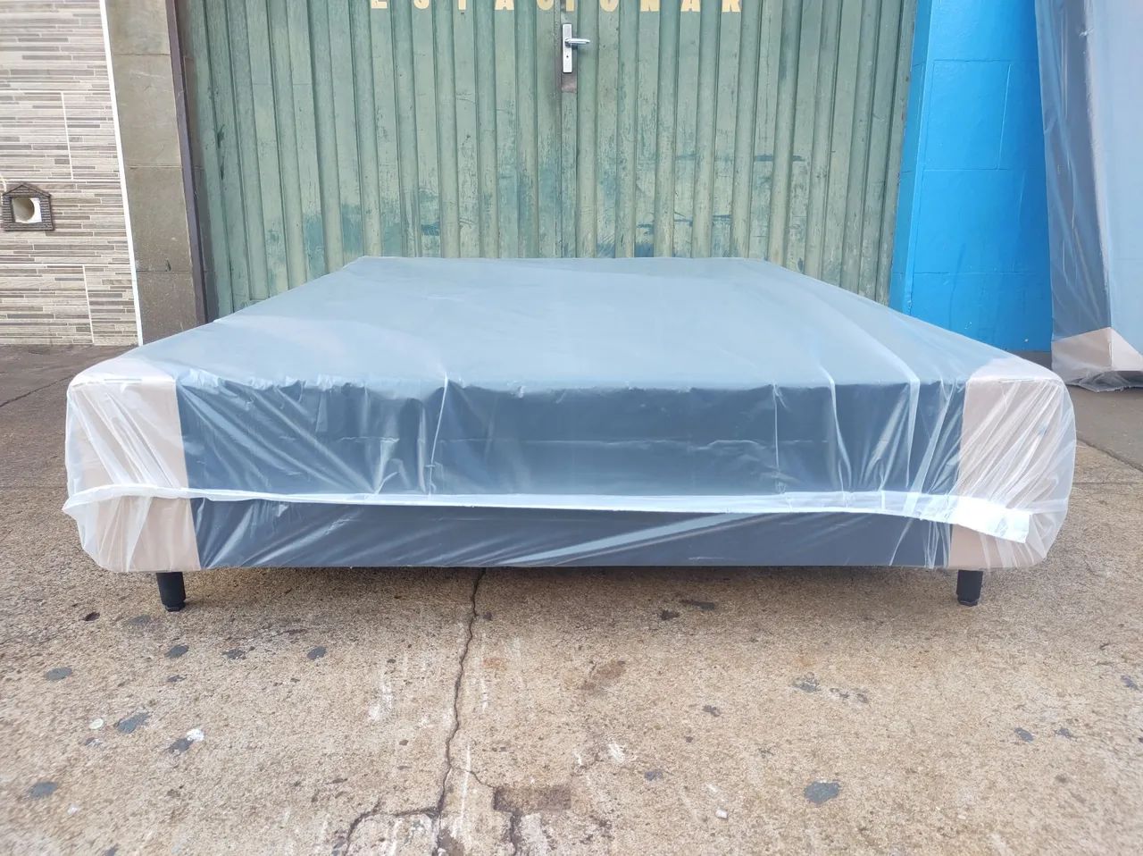 Vendo base de box casal nova padrão com nota fiscal 