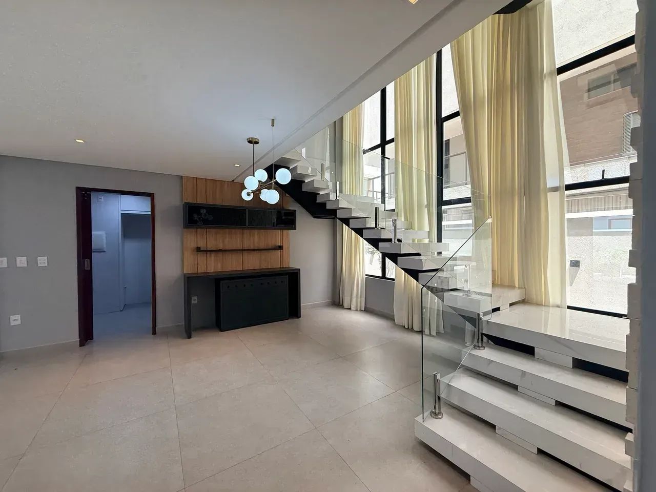 Casa de Luxo com 364m² | 4 Suítes | Piscina | Rooftop | Condomínio em  Intermares - Foto 3